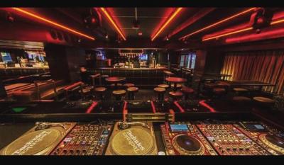 DJバーの経営は儲かる《開業資金を投資します》
